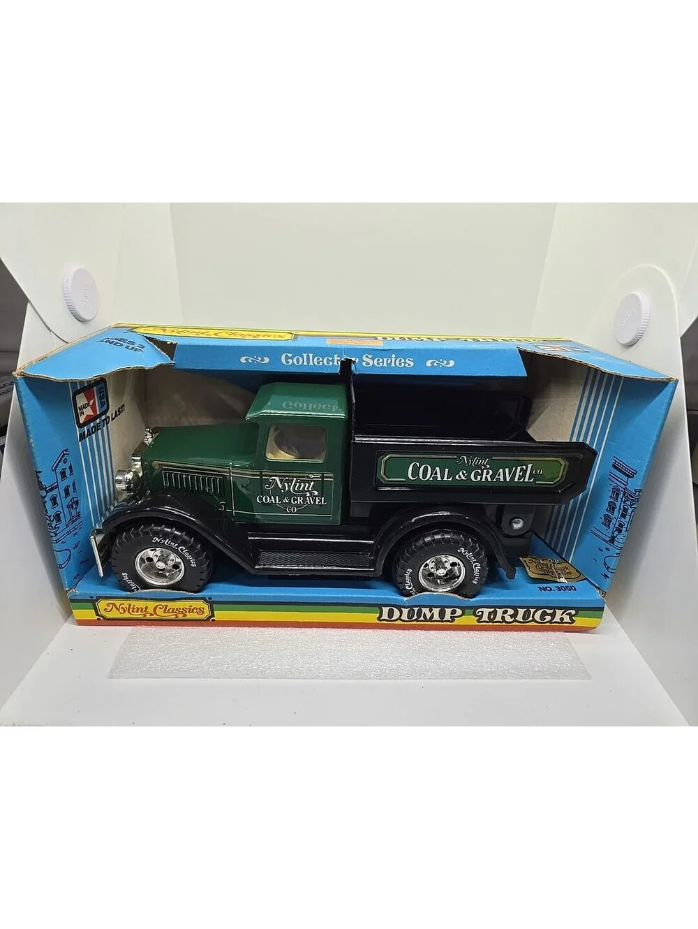 NYLINT COAL AND GRAVEL 1990 CLASSIC COLLECTOR SERIES 3050 DUMP TRUCK.